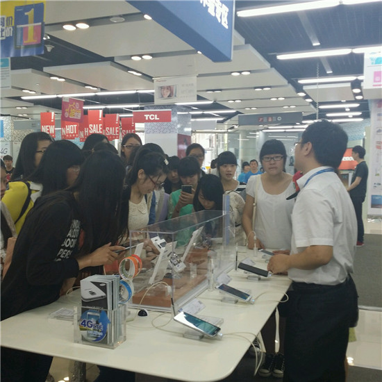 苏宁卖场经理为营销专业学生授课